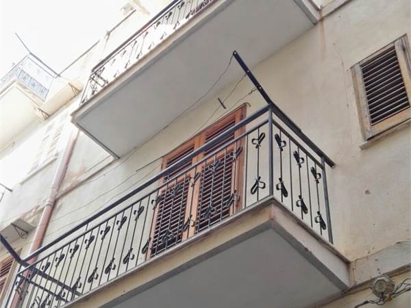 Appartamento con ampio terrazzo