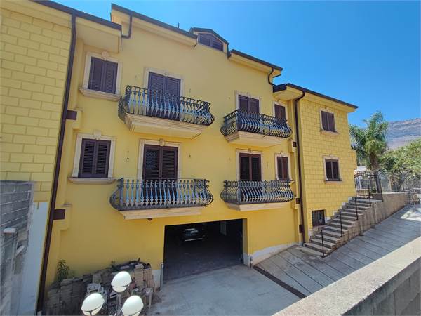 APPARTAMENTO IN VILLA CON OTTIME RIFINITURE 